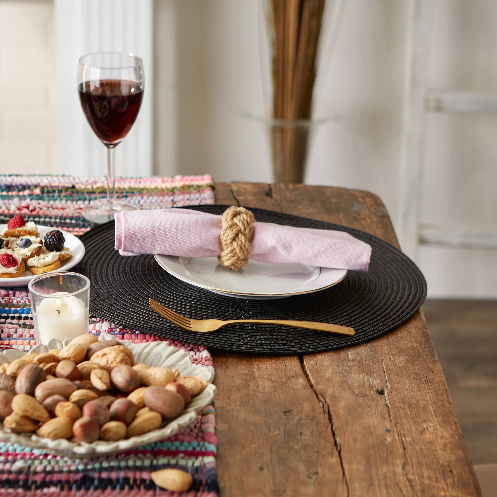 DII® Round Plastic Woven Placemats